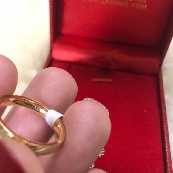 🌺Tri color ring‎ with cz diamond rested🌺❤️❤️❤️ - Picture 4 of 5